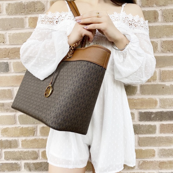 Gaby’sBags-NWT Michael Kors Tote&Wallet SET - Picture 5 of 6